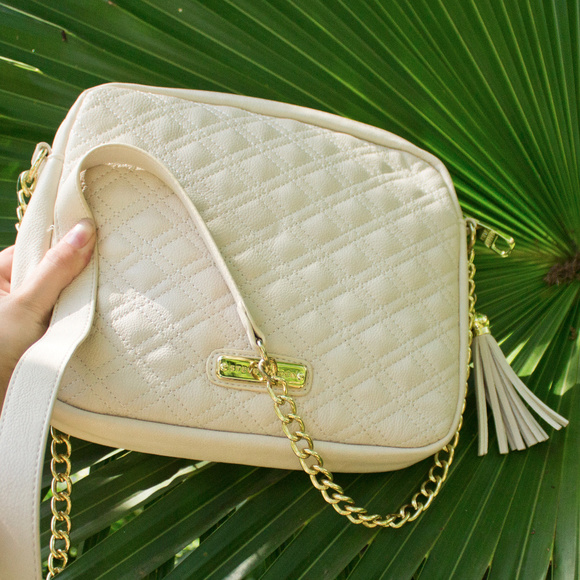 Steve Madden Handbags - NWT Steve Madden Cream Purse Crossbody